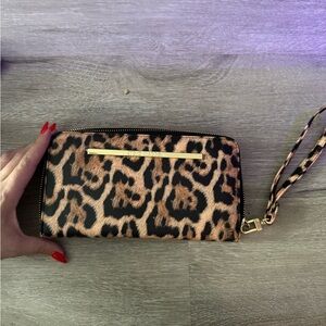 NEW WALLET: clutch, leopard 😍